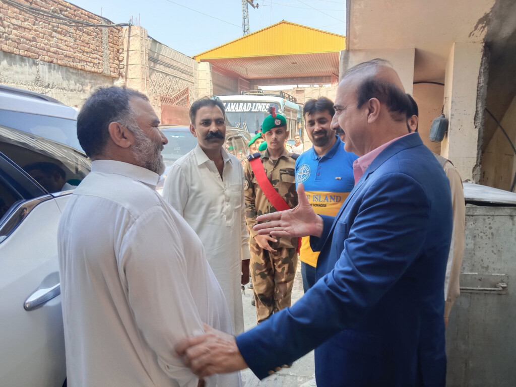 Pakistan Sweet Homes Zamarud Khan Paid A One day Visit To Khpal Kor 